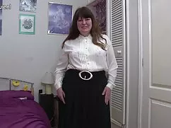 MILF romi porno anal ...