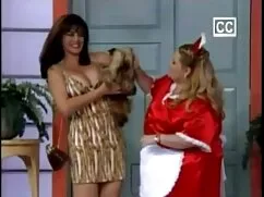 Nero Ragazza di comb ...